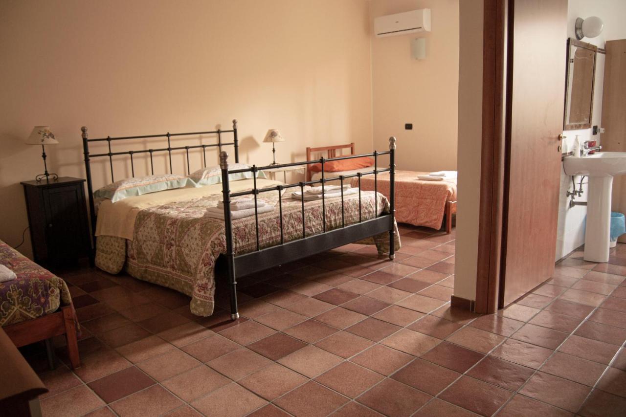 A Nespulara Bed & Breakfast Galati Marina Luaran gambar